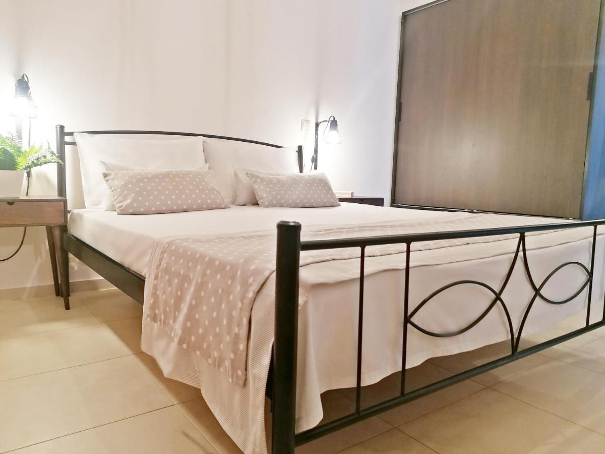 Stavi'S Guesthouse Míloi Екстериор снимка