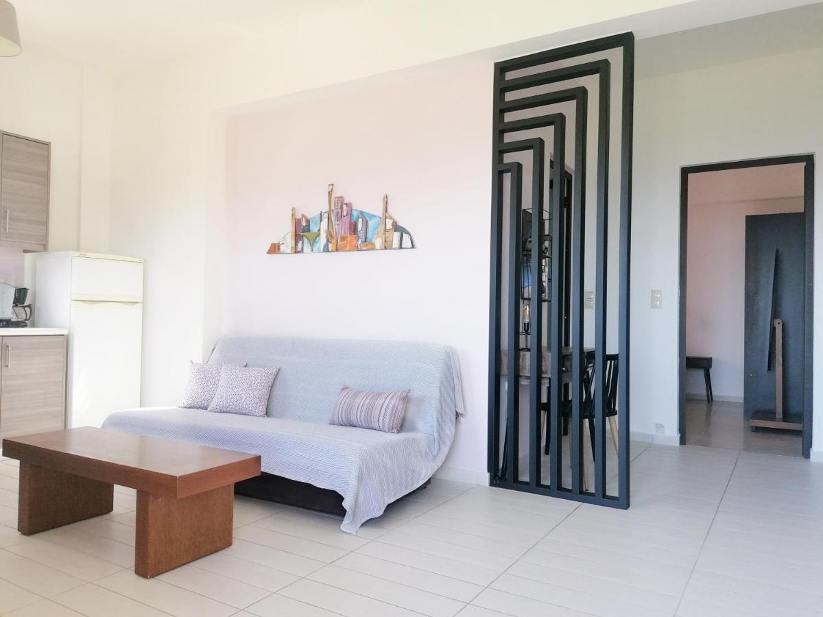 Stavi'S Guesthouse Míloi Екстериор снимка