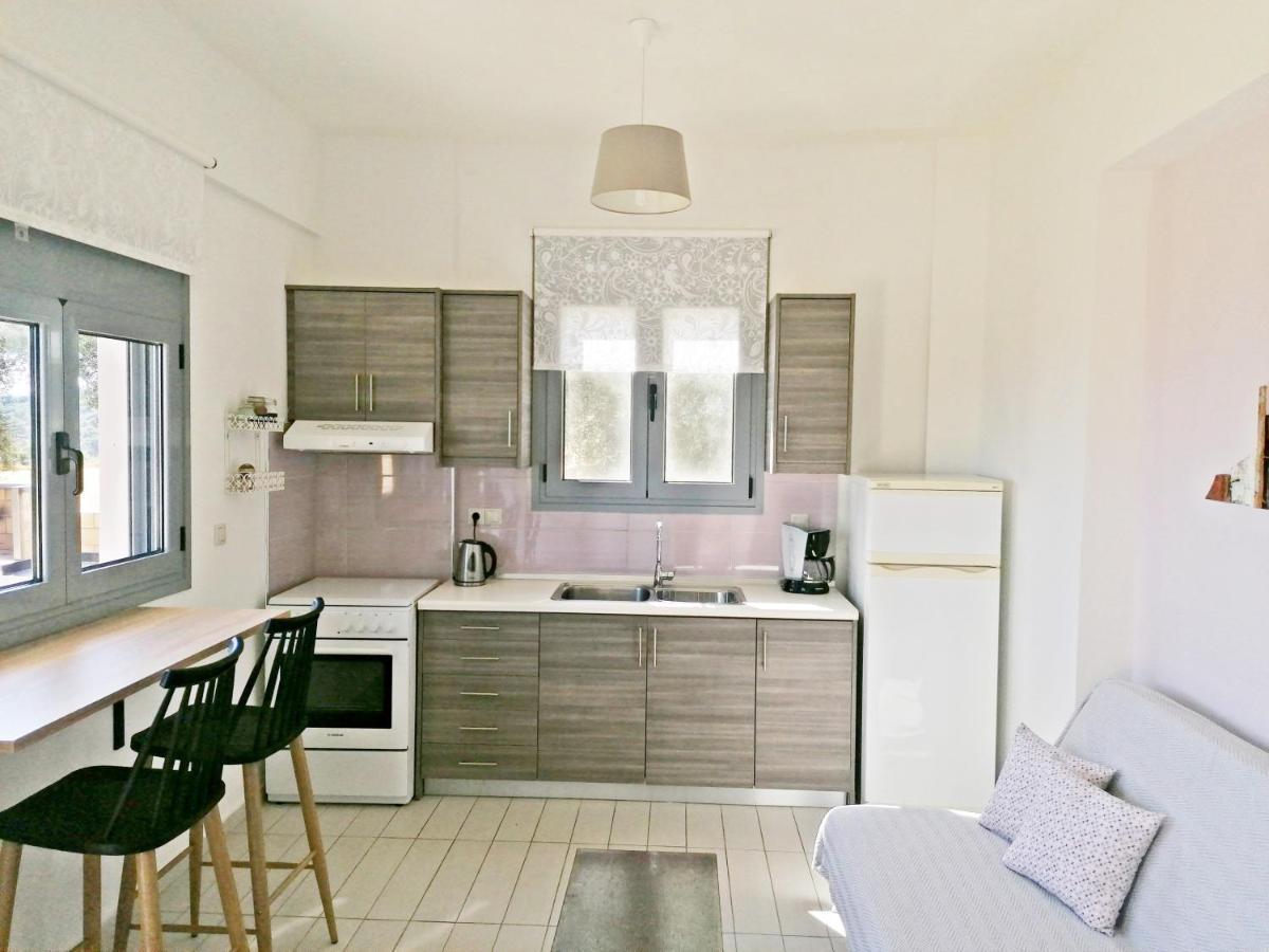 Stavi'S Guesthouse Míloi Екстериор снимка