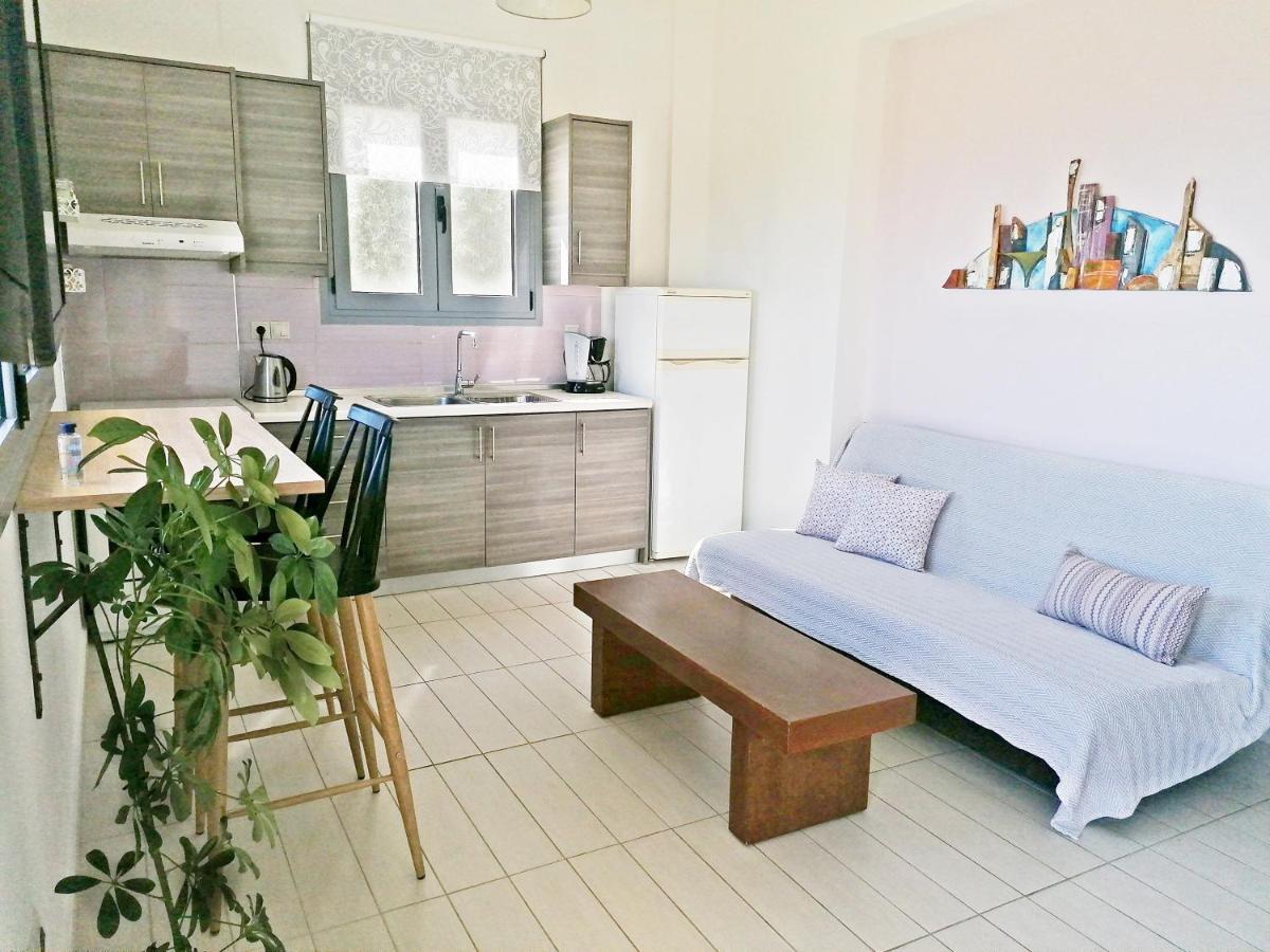 Stavi'S Guesthouse Míloi Екстериор снимка